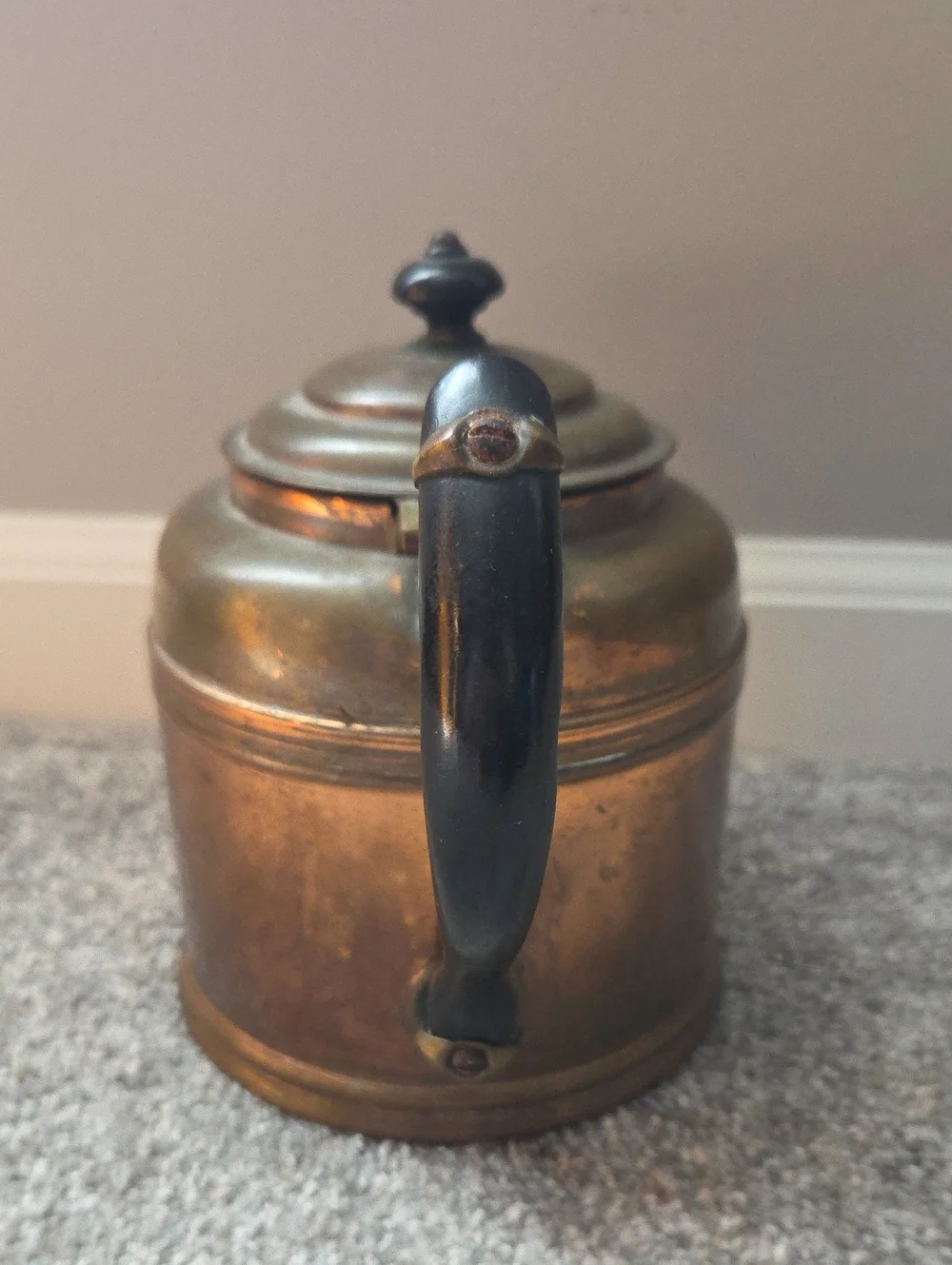 Antique-Style Copper Teapot with Black Handle